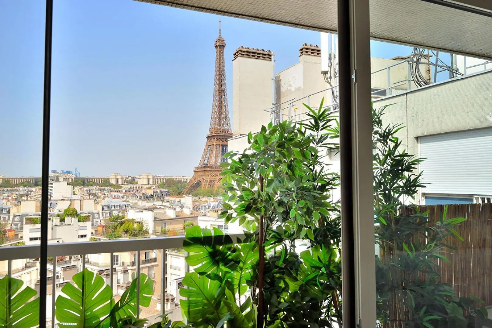 The Eiffel Tower Residence - A Luxurious Apartment With Breathtaking Views Of The Eiffel Tower باريس
